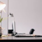 Sfaturi practice pentru organizarea eficientă a spațiului de lucru acasă